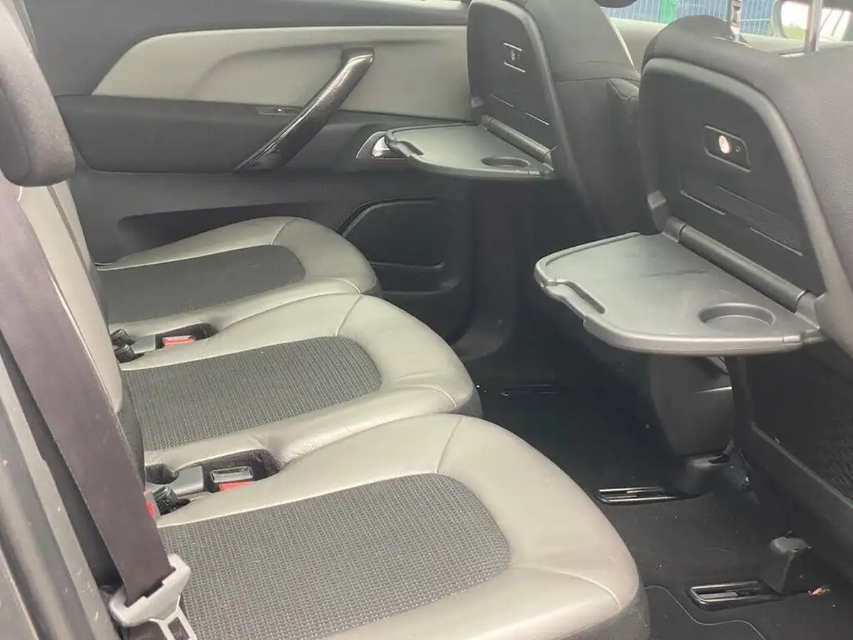 2015-citroen-grand-c4-picasso-16bluehdi-exclusive-eat6-big-14
