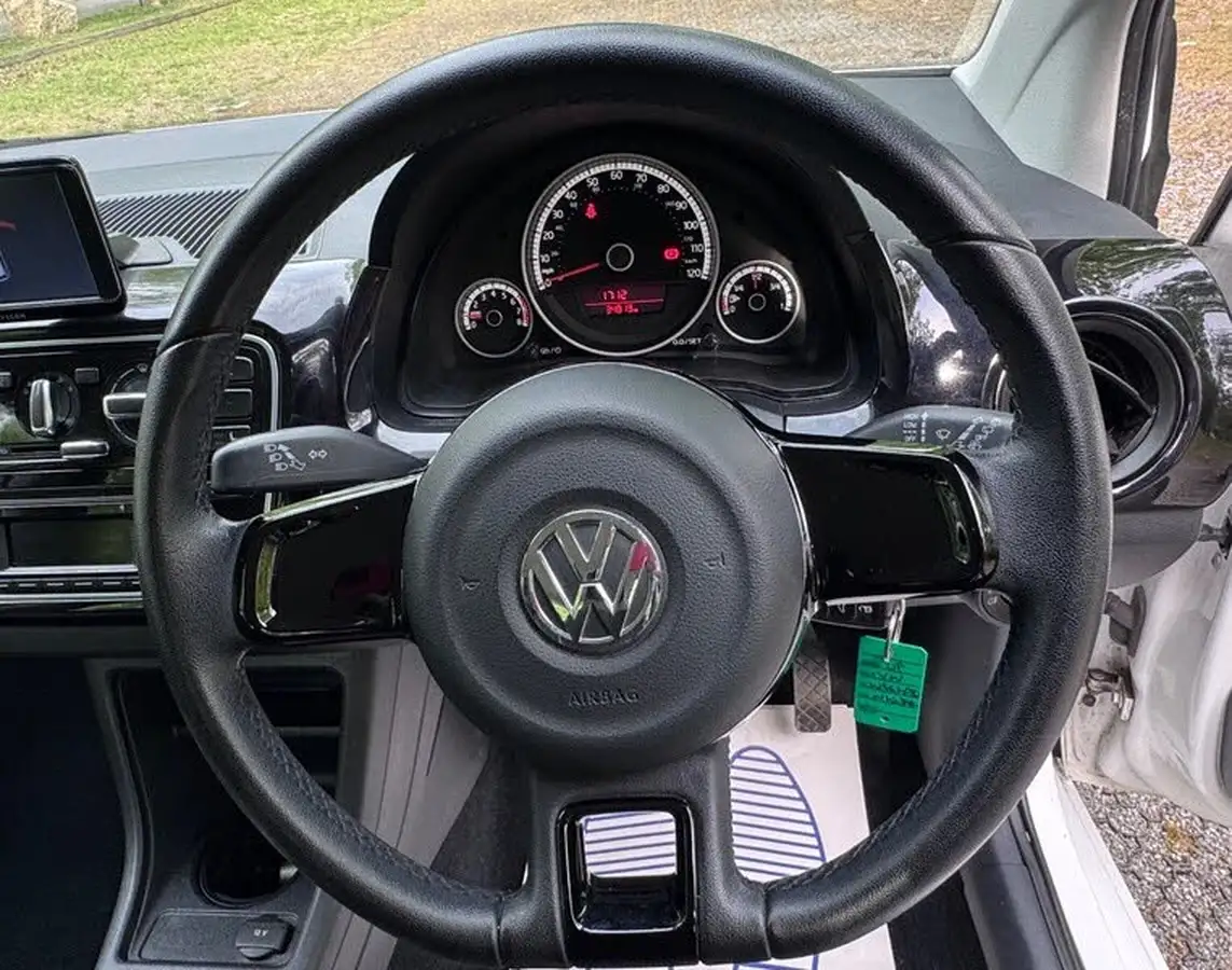 2012-volkswagen-up-10-high-up-5d-big-15
