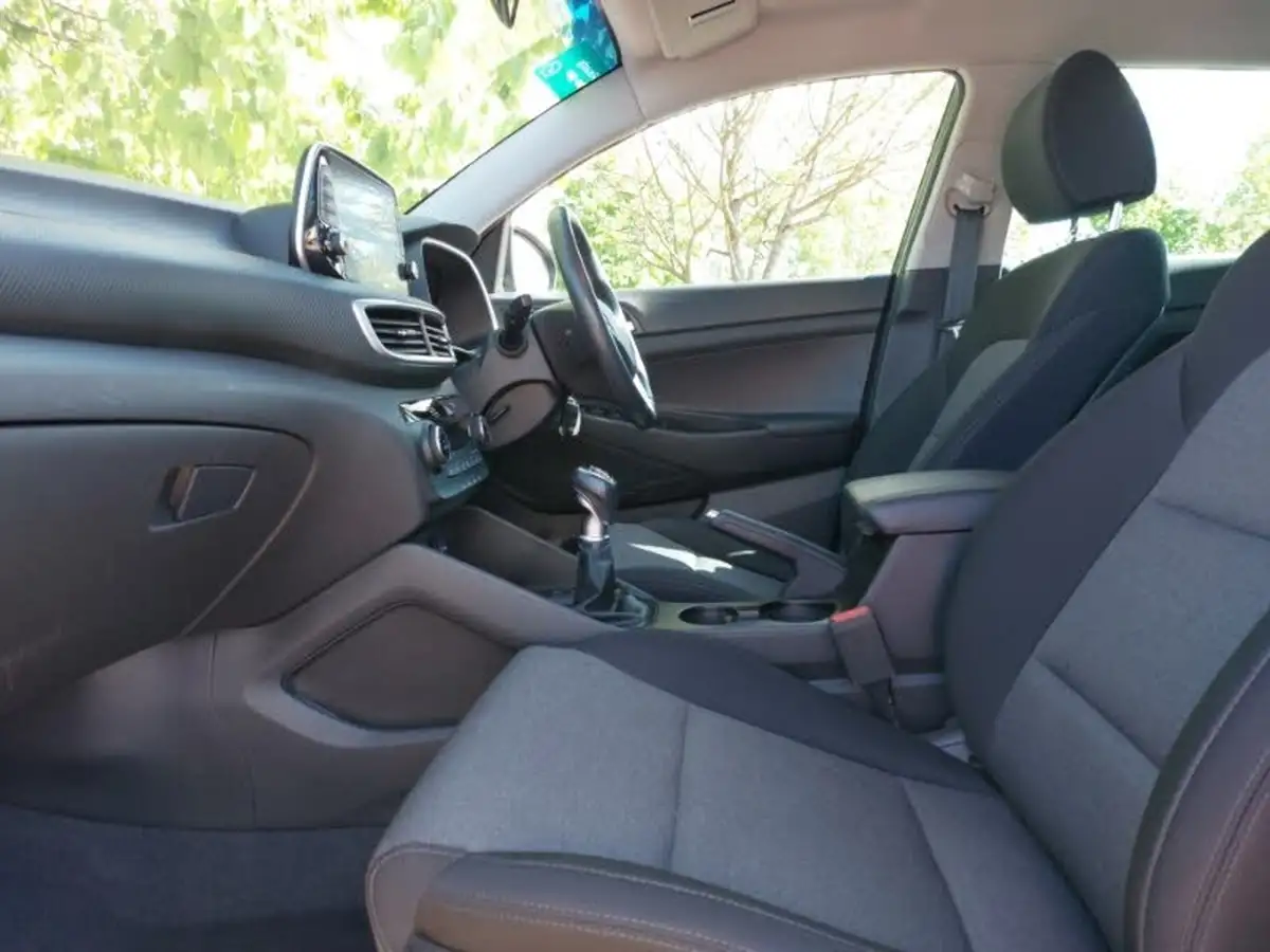 2019-hyundai-tucson-16-gdi-se-nav-big-4