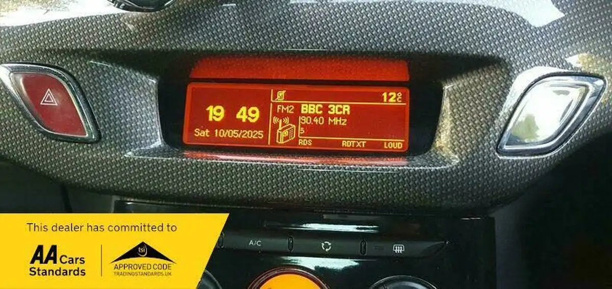 2011-citroen-ds3-16-dsport-150ps-big-40