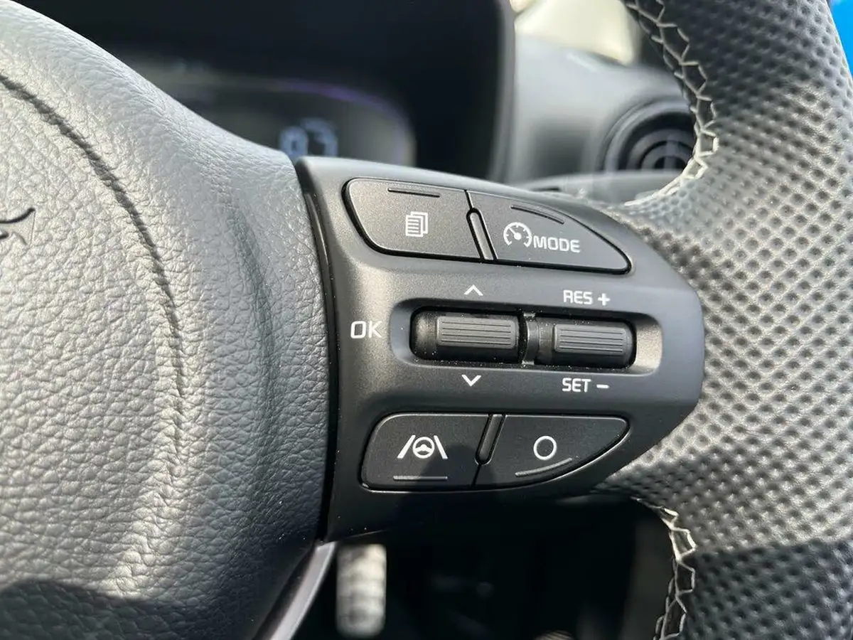 2024-kia-picanto-12-gt-line-s-big-14