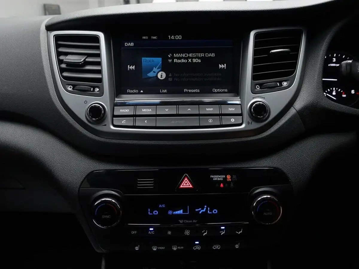 2016-hyundai-tucson-17crdi-blue-drive-se-nav-116ps-big-24
