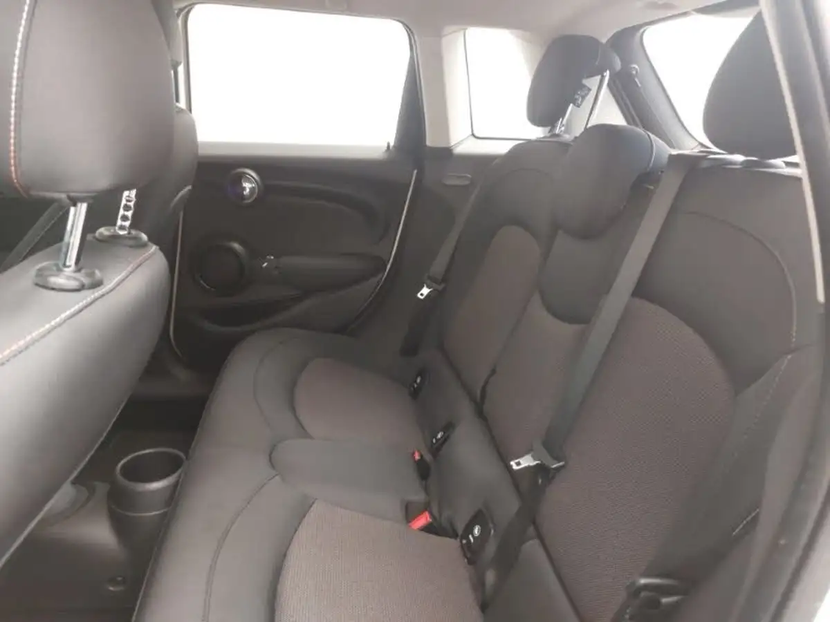 2019-mini-cooper-15-cooper-classic-hatchback-5d-big-11