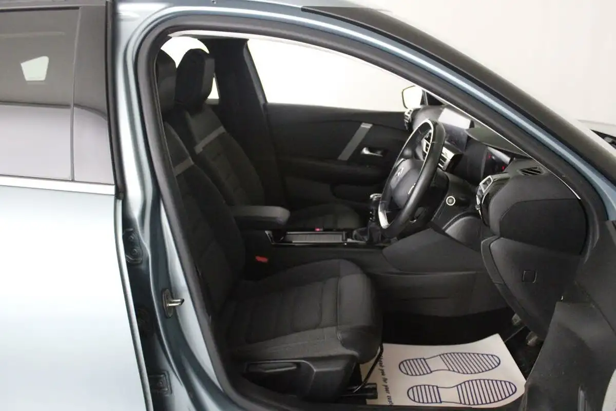 2021-citroen-c4-12-puretech-shine-130ps-big-12