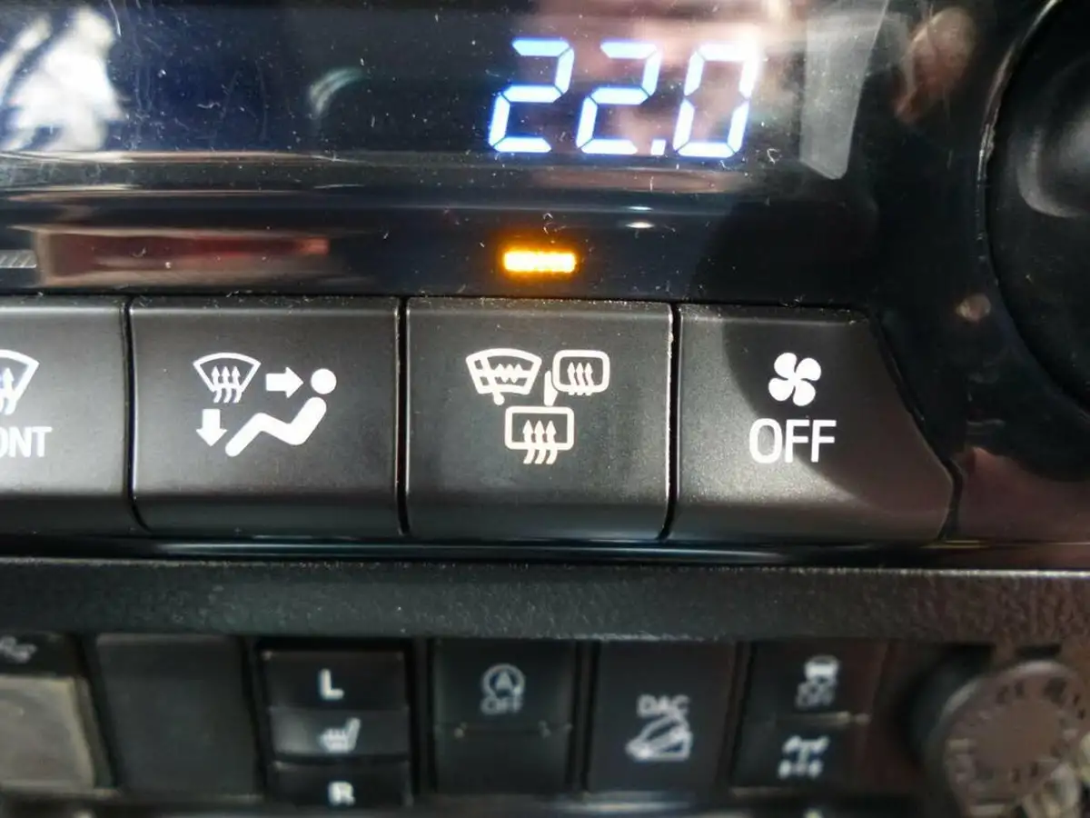 2021-toyota-hi-lux-24d-4d-invincible-150hpeu6d-big-47