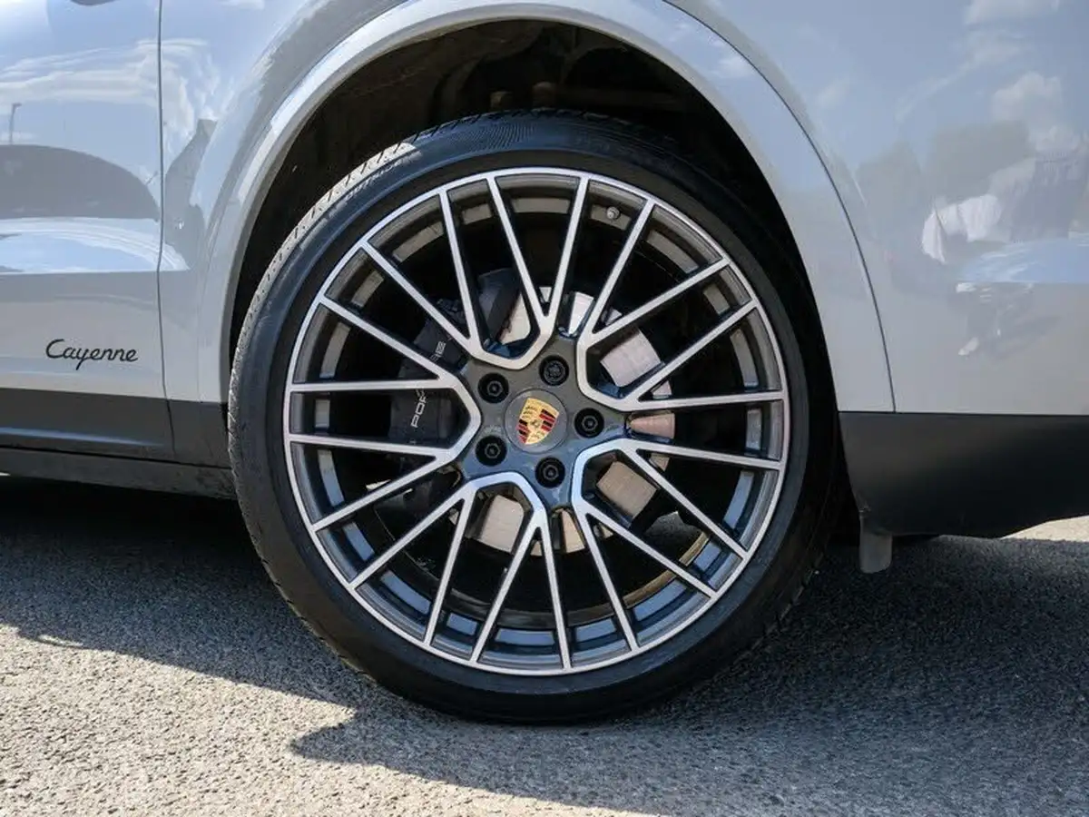 2022-porsche-cayenne-30-v6-platinum-edition-coupe-big-8