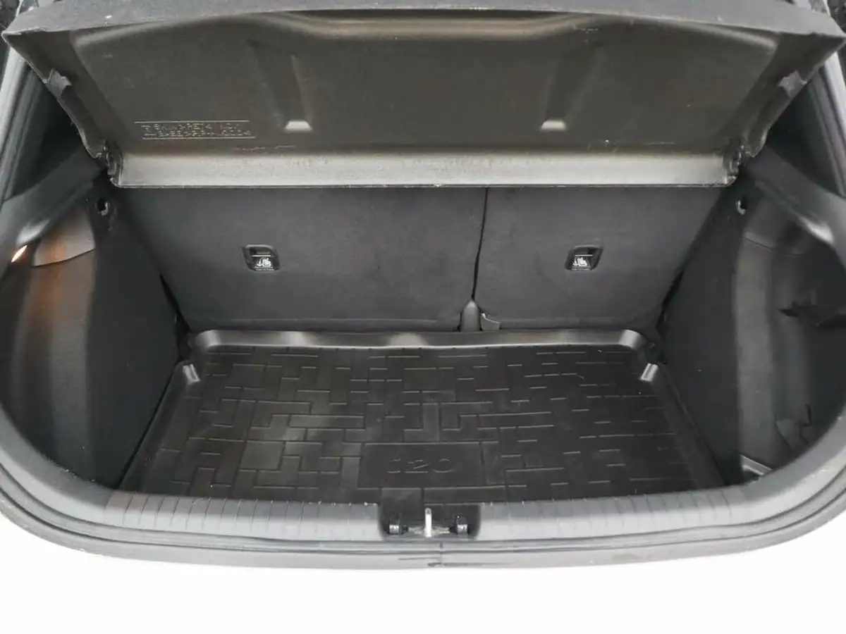 2020-hyundai-i20-12-play-big-8