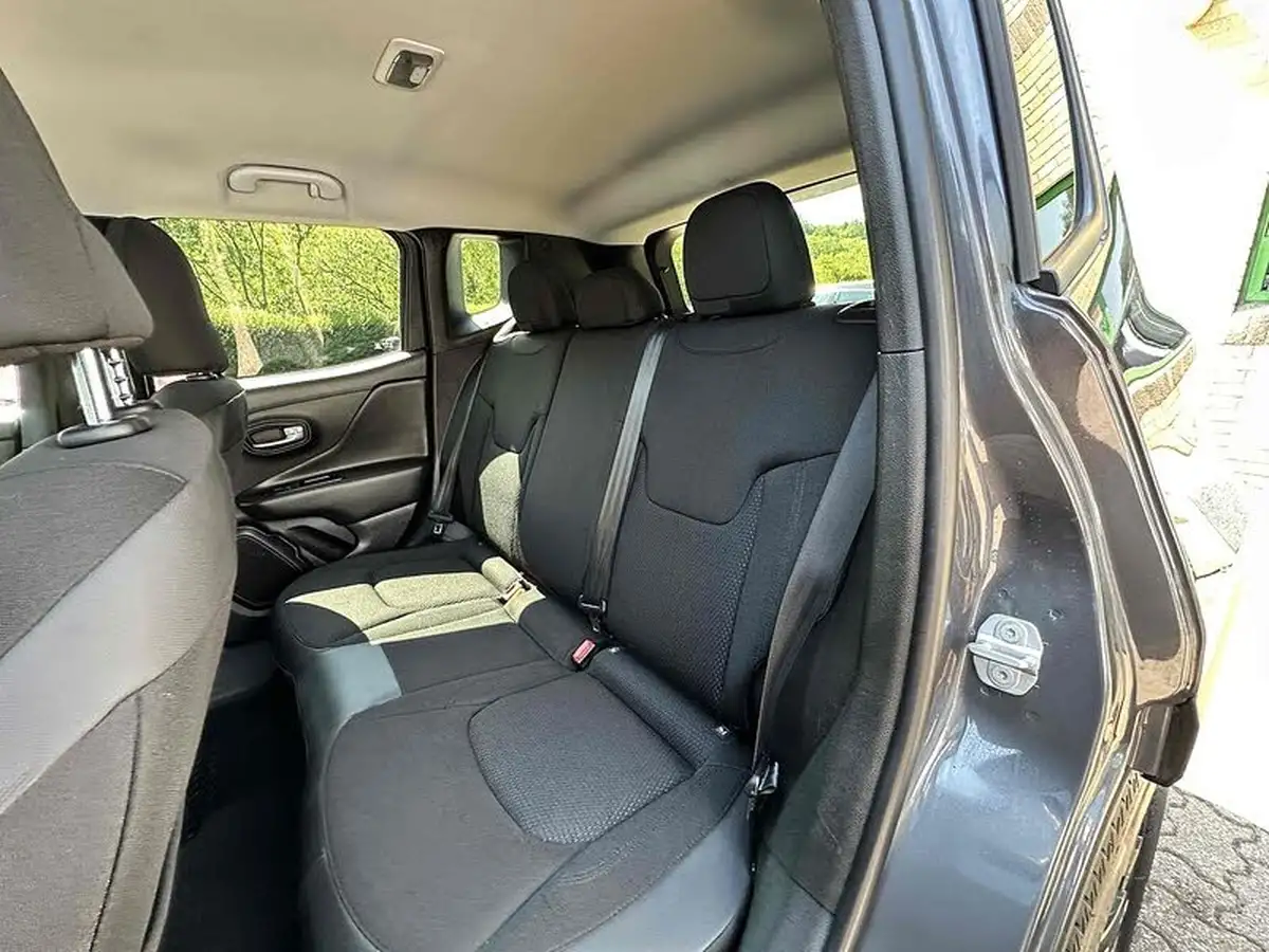 2021-jeep-renegade-10-gse-night-eagle-big-25