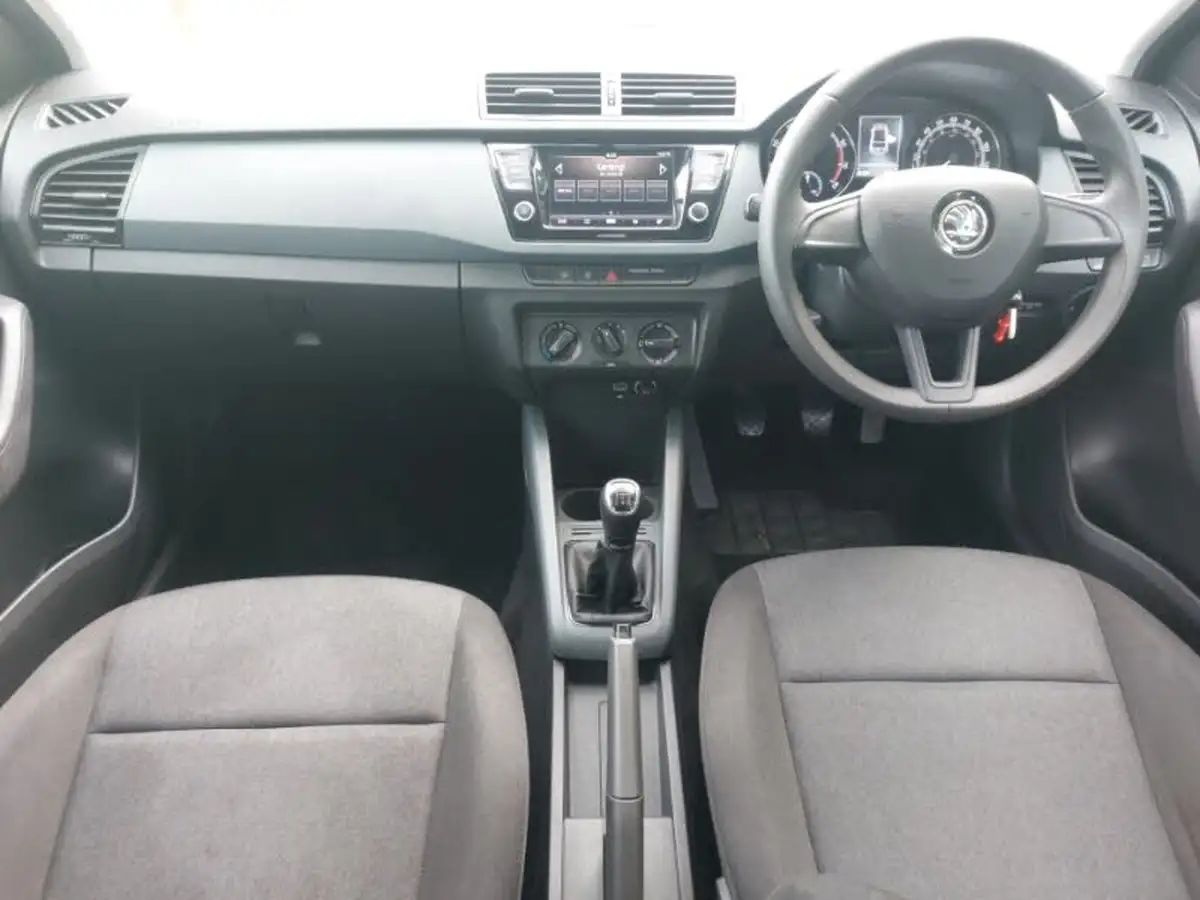 2019-skoda-fabia-10-mpi-s-hatchback-big-2