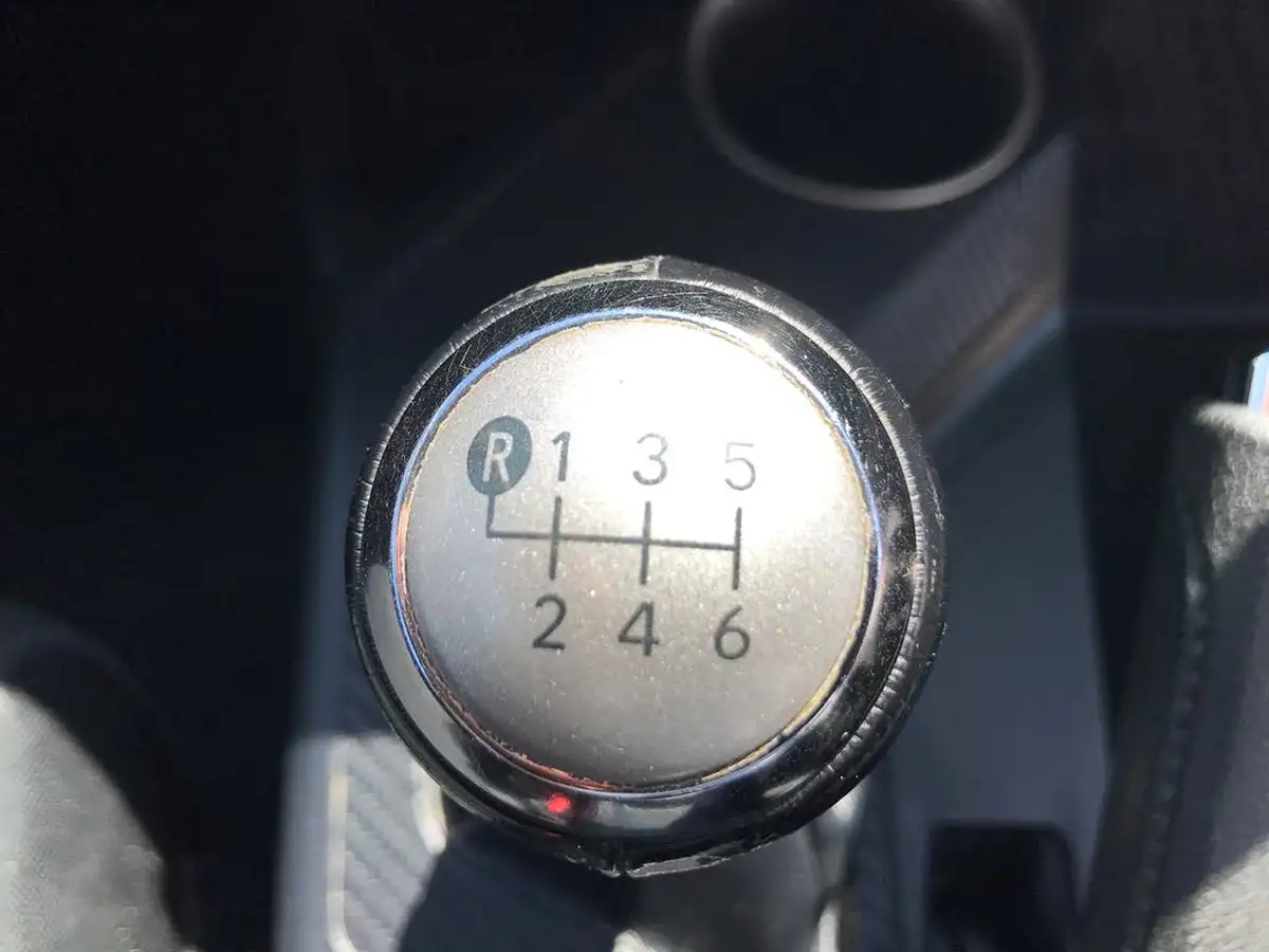 2015-toyota-rav4-20td-icon-20d-4d-awd-big-16