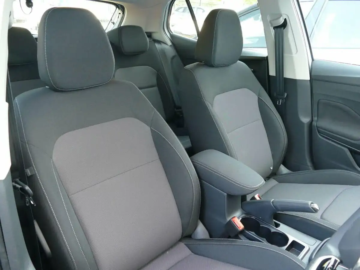 2025-skoda-fabia-10-tsi-design-edition-116ps-dsg-big-8