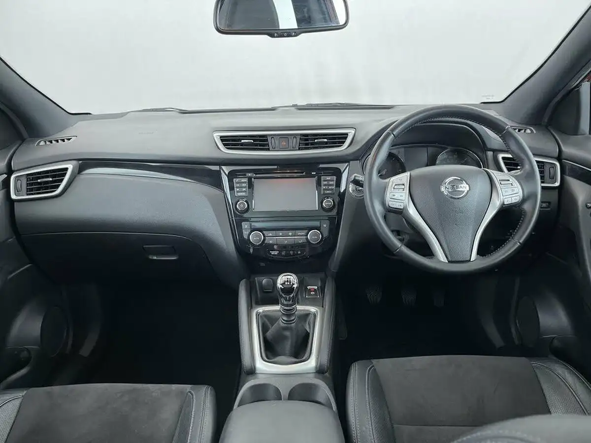 2017-nissan-qashqai-15dci-n-vision-18in-big-66