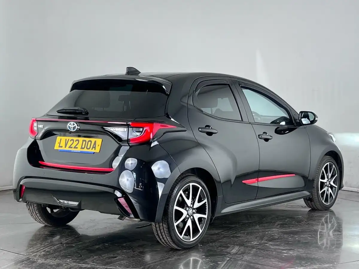 2022-toyota-yaris-15-vvt-i-dynamic-big-4