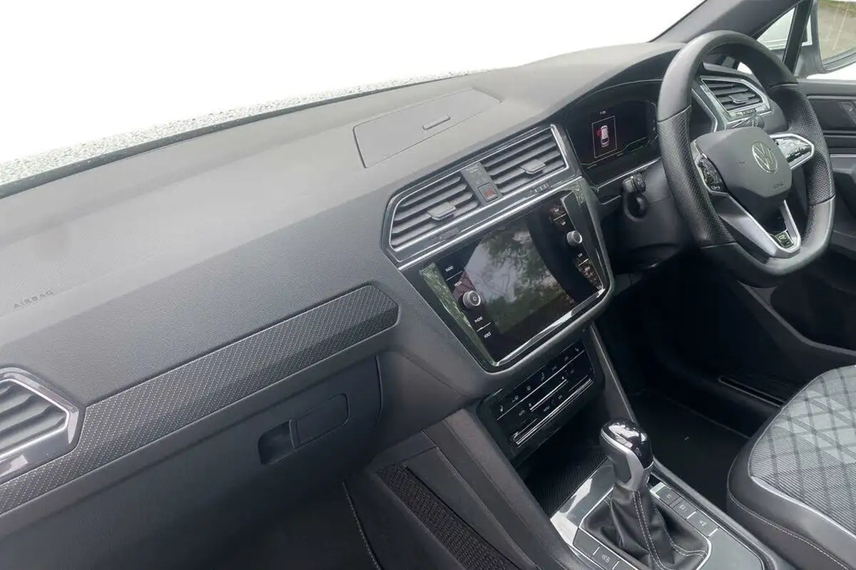 2023-volkswagen-tiguan-20tdi-r-line-edition-big-1