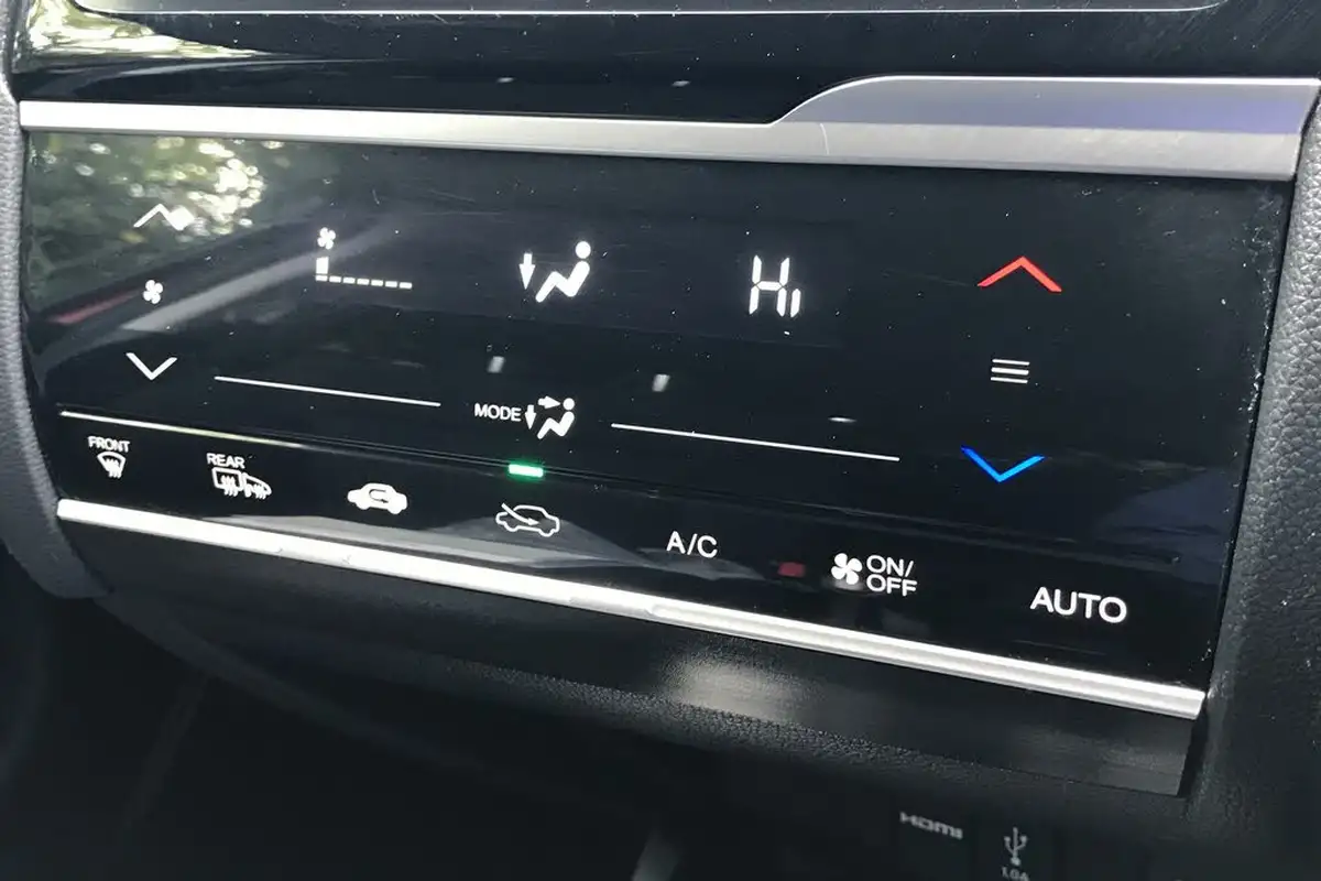 2019-honda-jazz-13-i-vtec-ex-navi-cvt-big-18