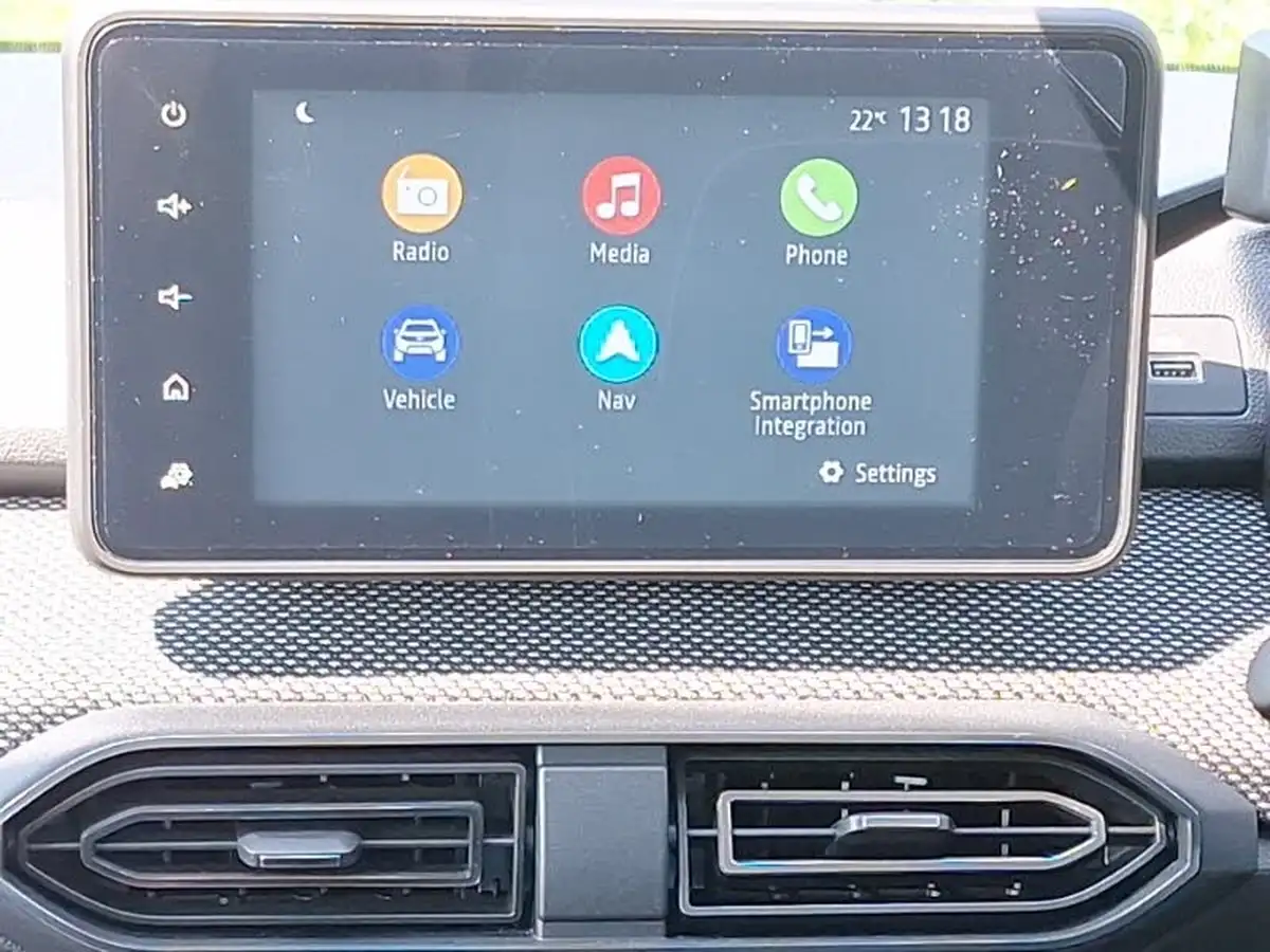 2022-dacia-sandero-10-tce-comfort-90bhp-big-10