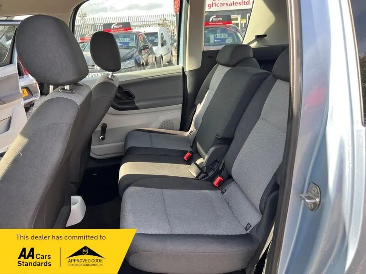 2013-skoda-roomster-12-s-1198cc-big-17