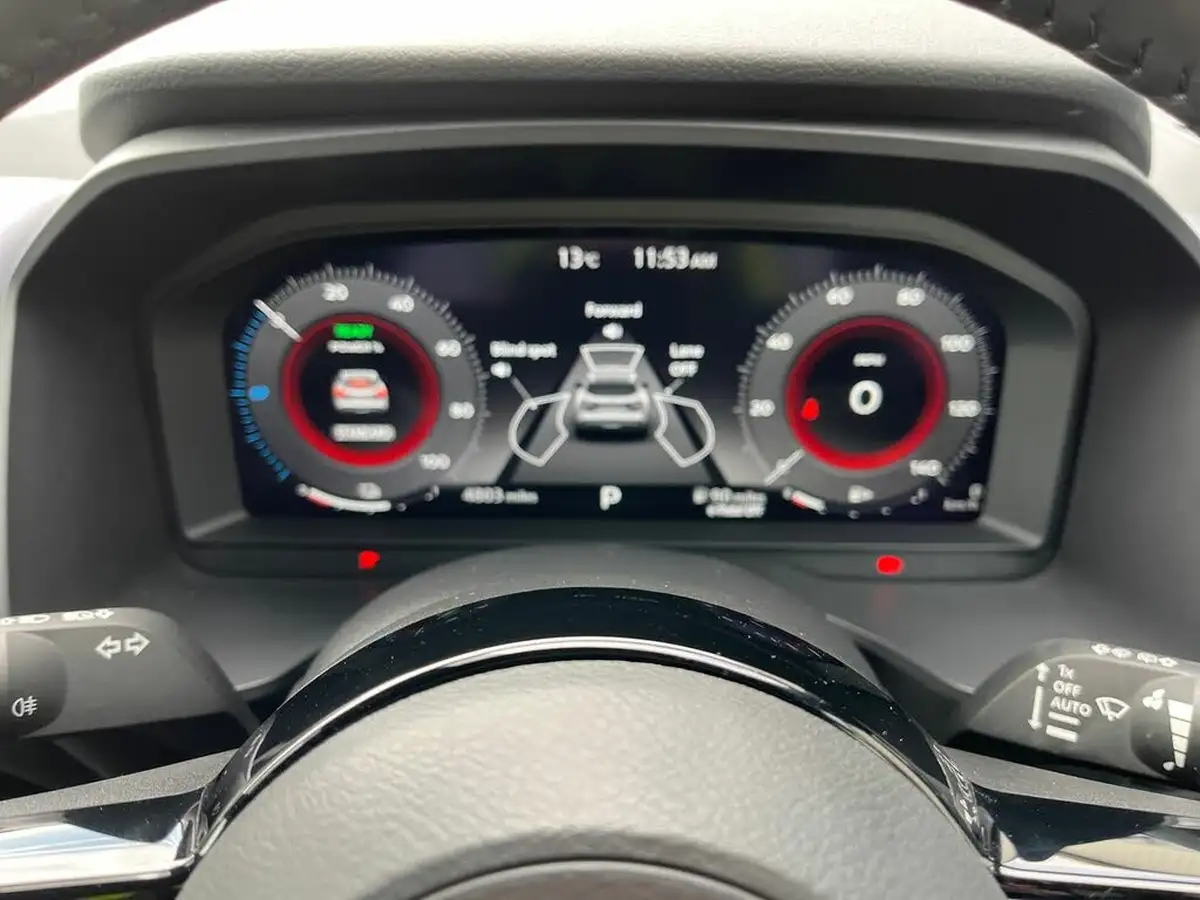 2024-nissan-qashqai-15-tekna-big-28
