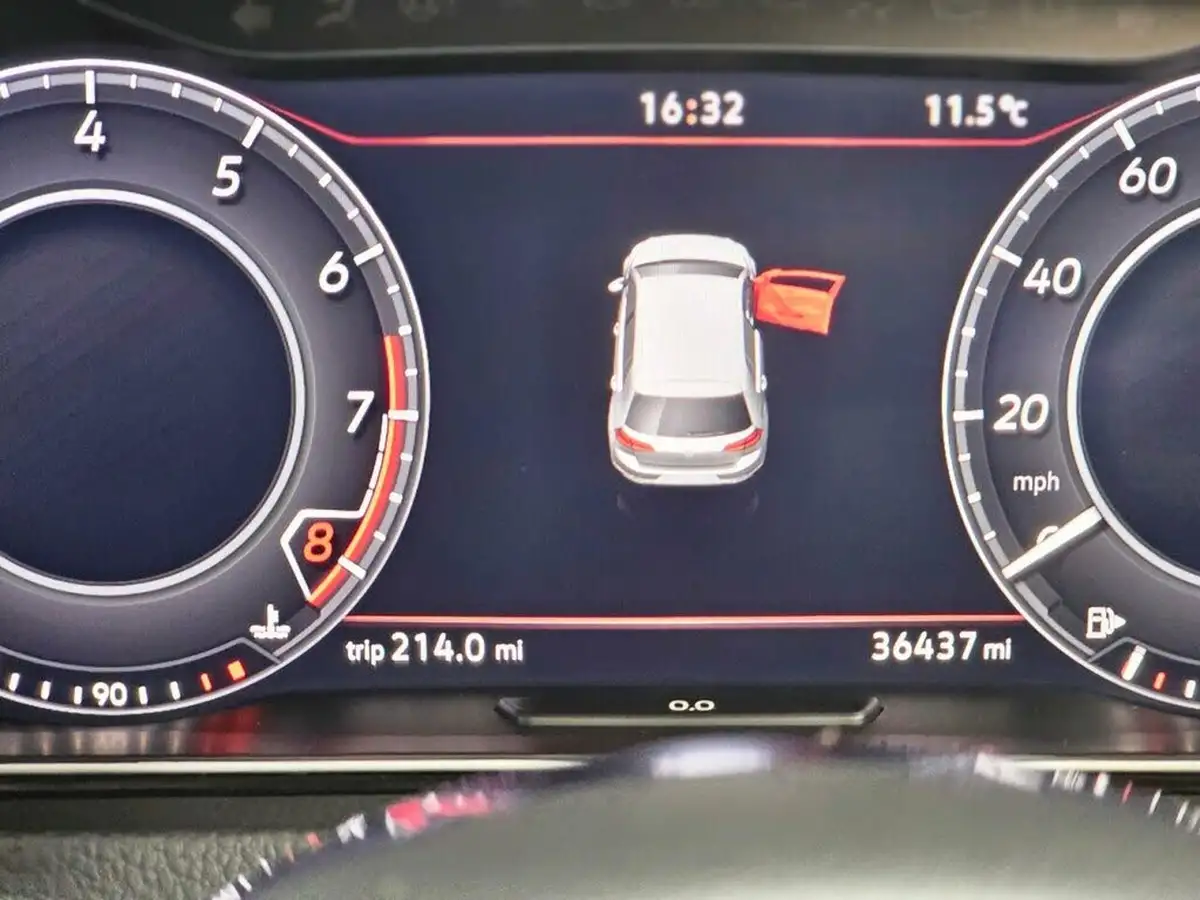 2018-volkswagen-golf-20-tsi-gti-performance-ss-5d-big-29