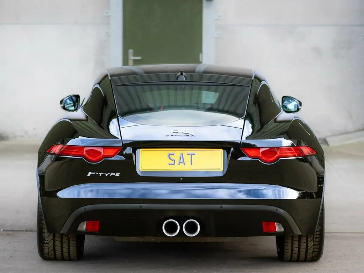 2015-jaguar-f-type-30-v6-coupe-quickshift-big-26