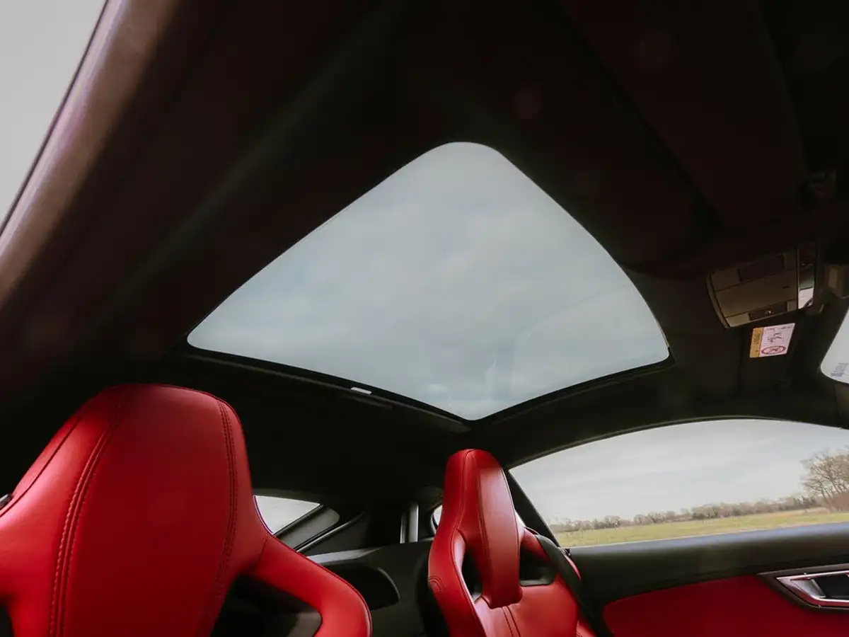2015-jaguar-f-type-30-v6-coupe-quickshift-big-2