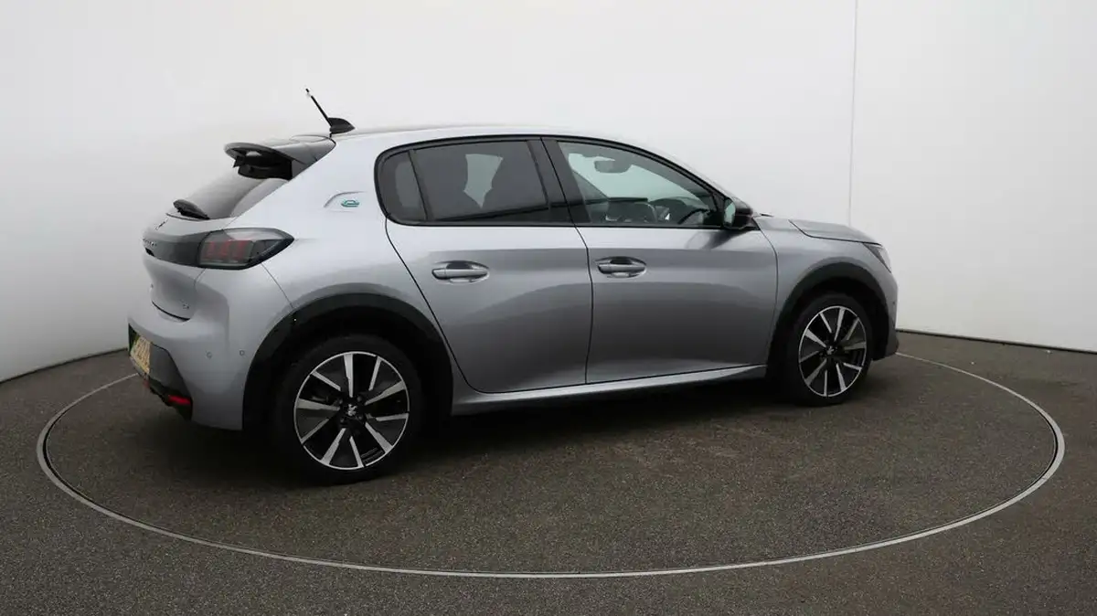 2022-peugeot-208-e-gt-136bhp-50kwh-big-52