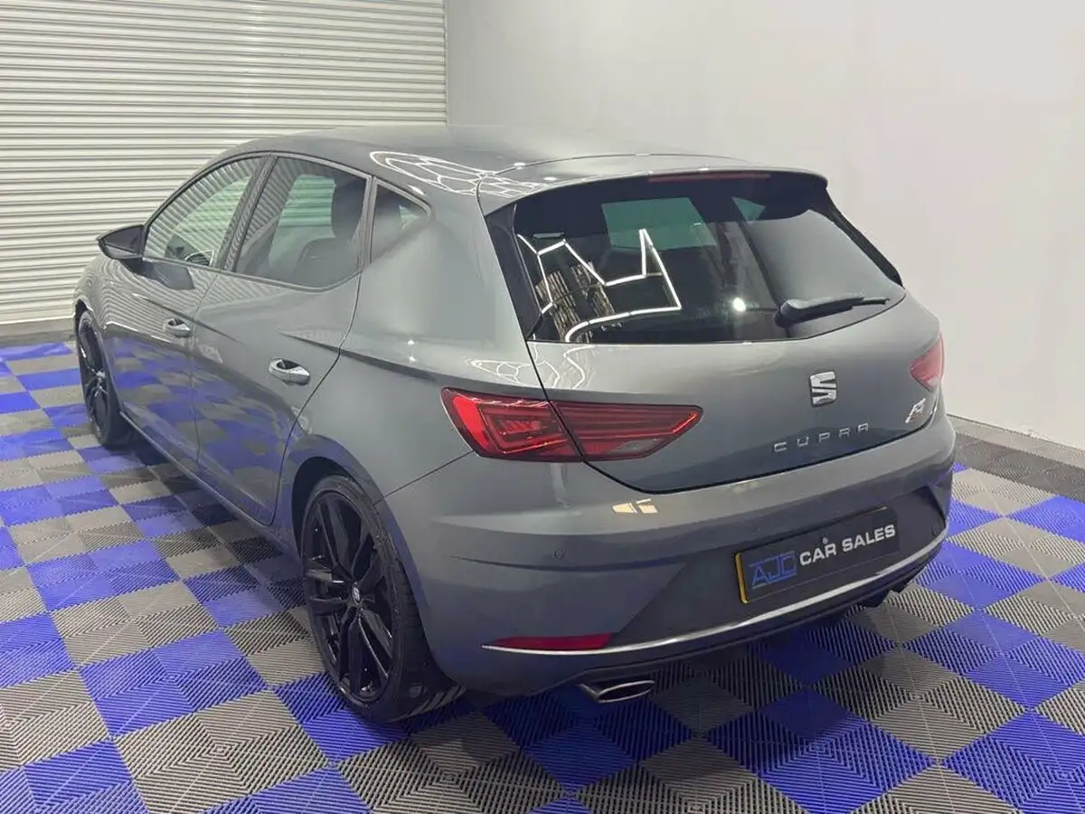 2017-seat-leon-20-tsi-cupra-300-hatchback-5d-big-5