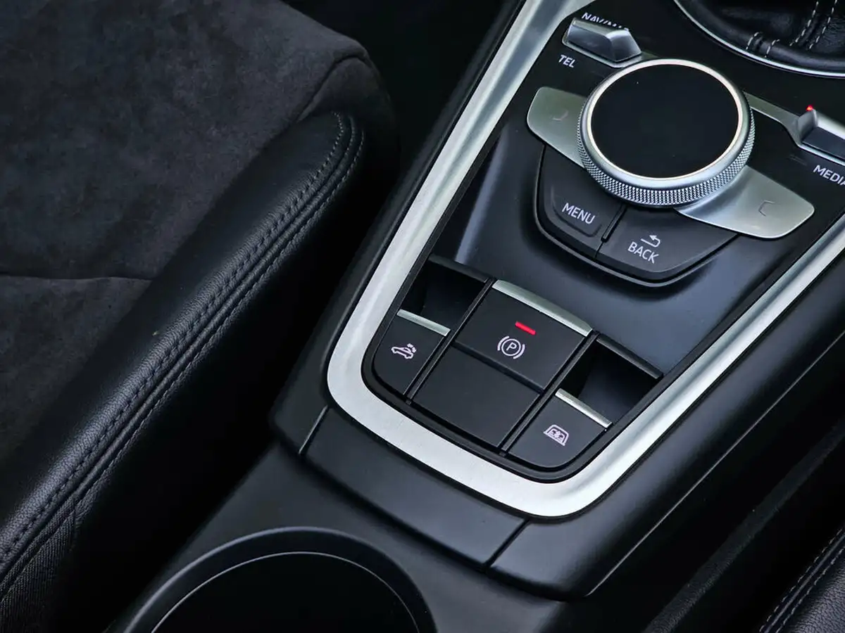 2017-audi-tt-roadster-18-tfsi-s-line-big-27