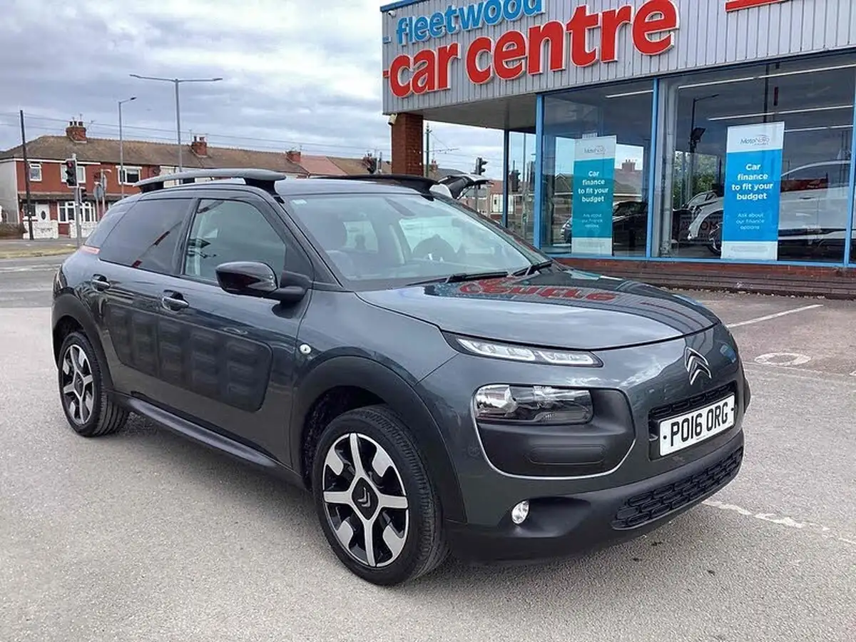 2016-citroen-c4-cactus-16bluehdi-flair-big-0