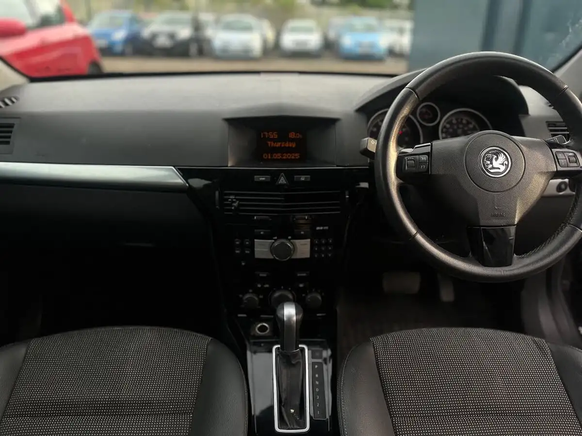 2008-vauxhall-astra-18-design-hatchback-5d-auto-big-15