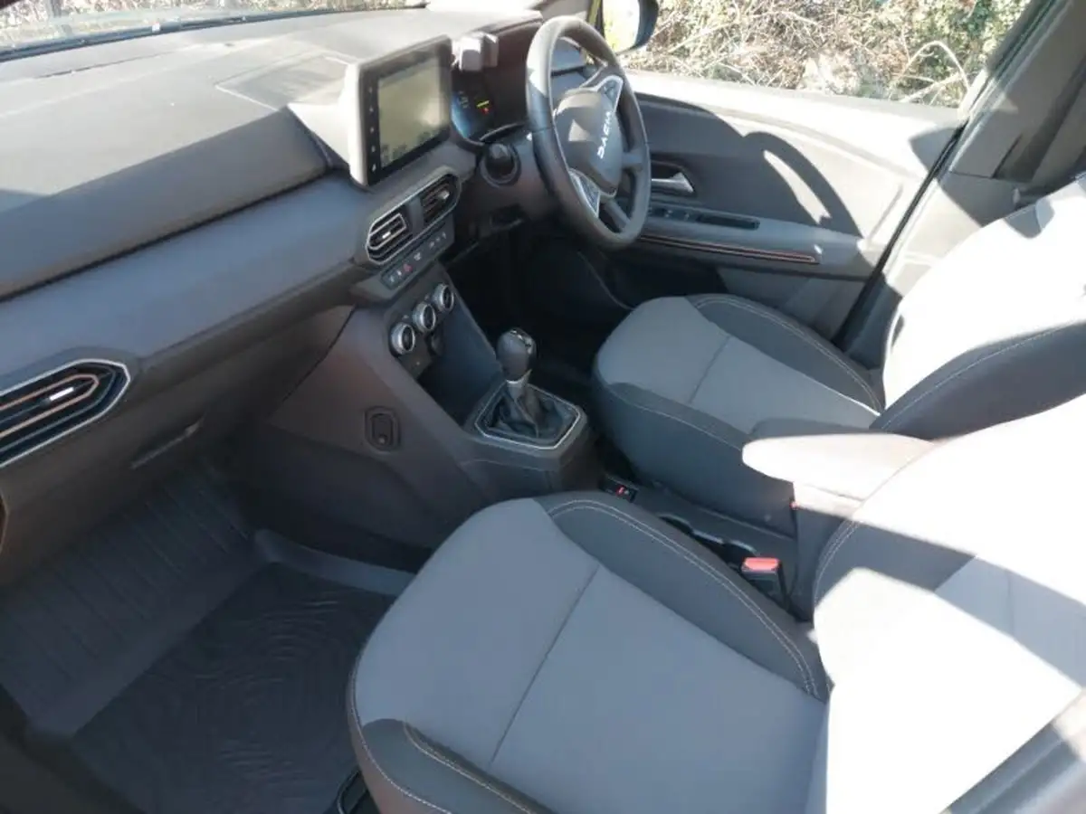 2024-dacia-jogger-16-tce-extreme-big-4