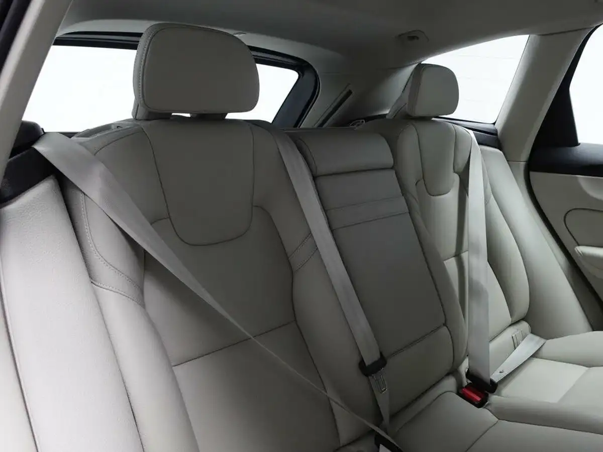 2019-volvo-xc60-20-t5-momentum-awd-big-16