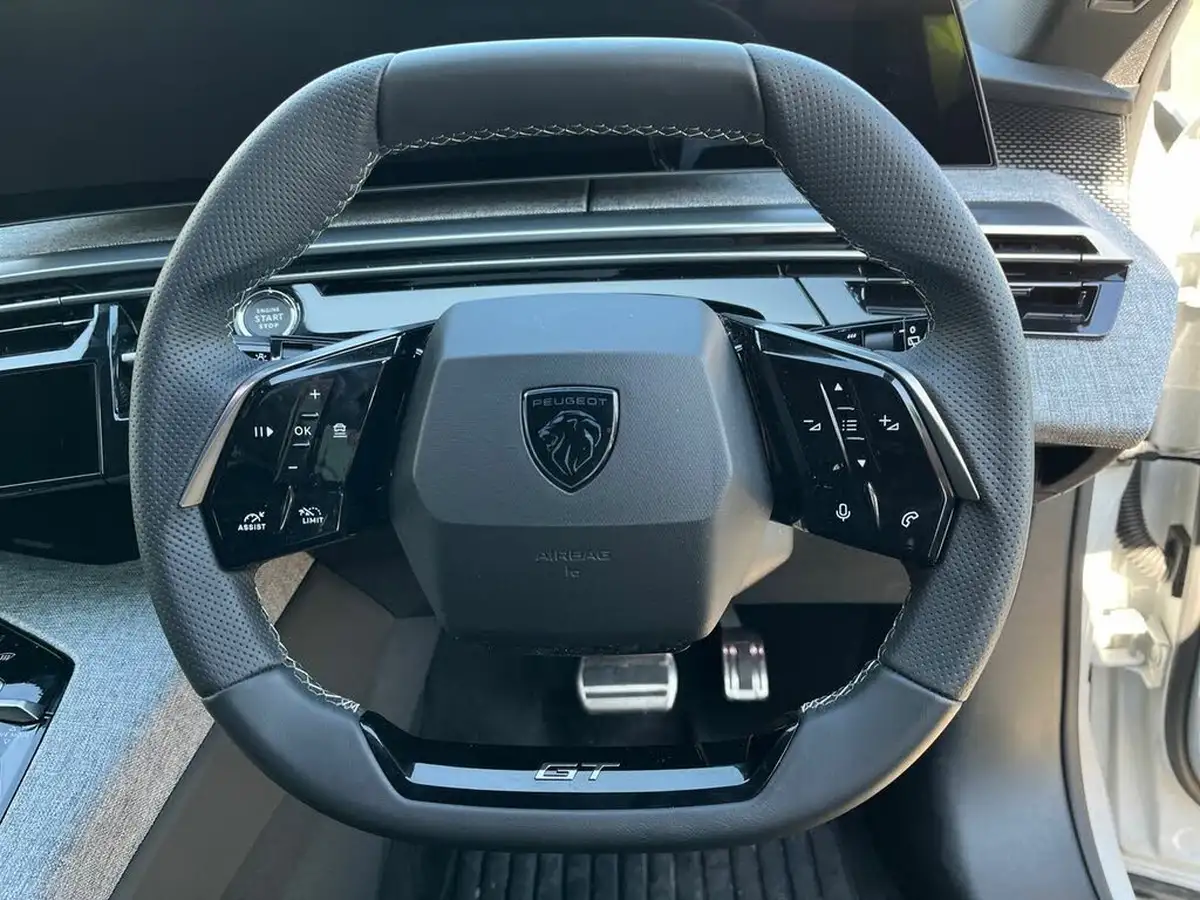 2024-peugeot-5008-suv-big-25