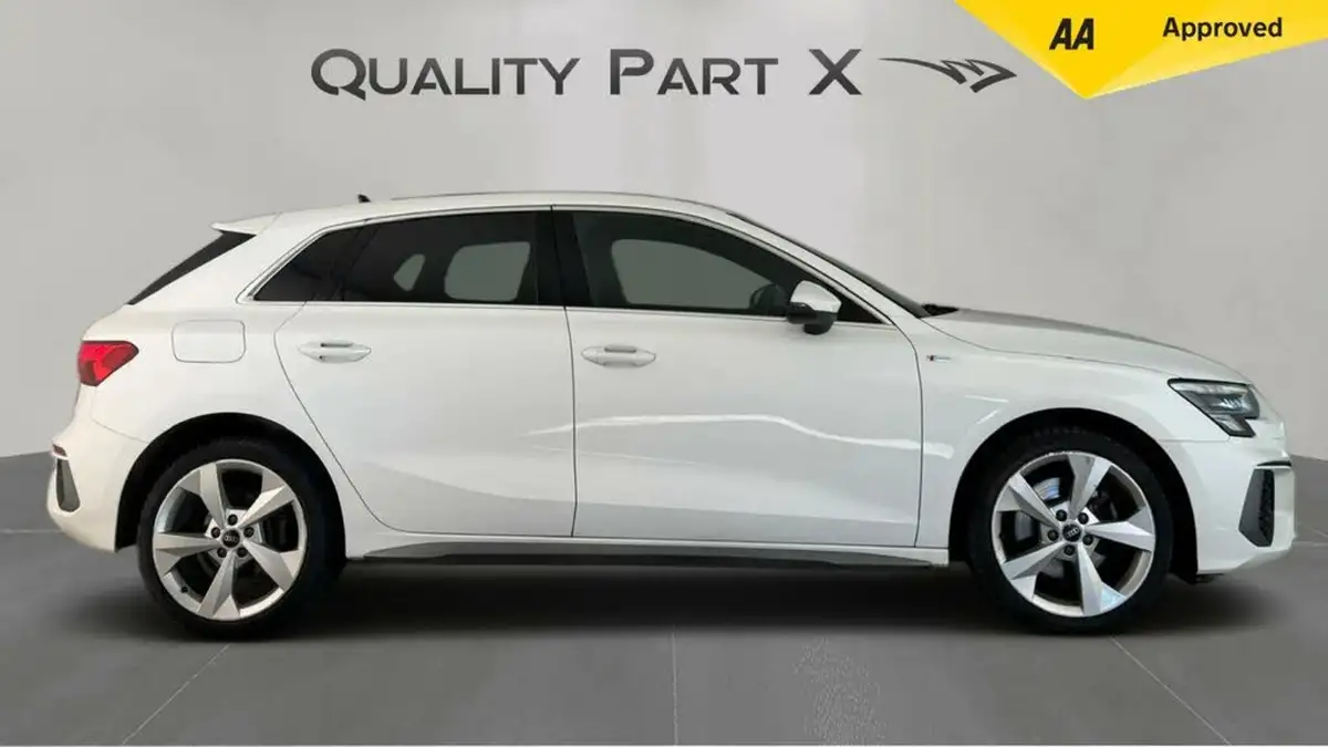 2022-audi-a3-14-40-tfsi-e-s-line-big-1