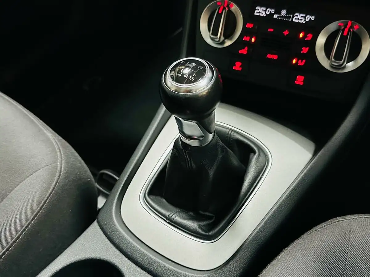 2013-audi-q3-20td-quattro-se-140ps-big-51