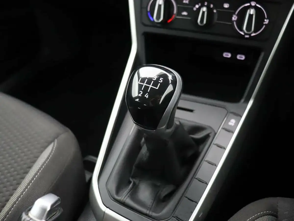 2022-volkswagen-polo-10-tsi-life-big-43