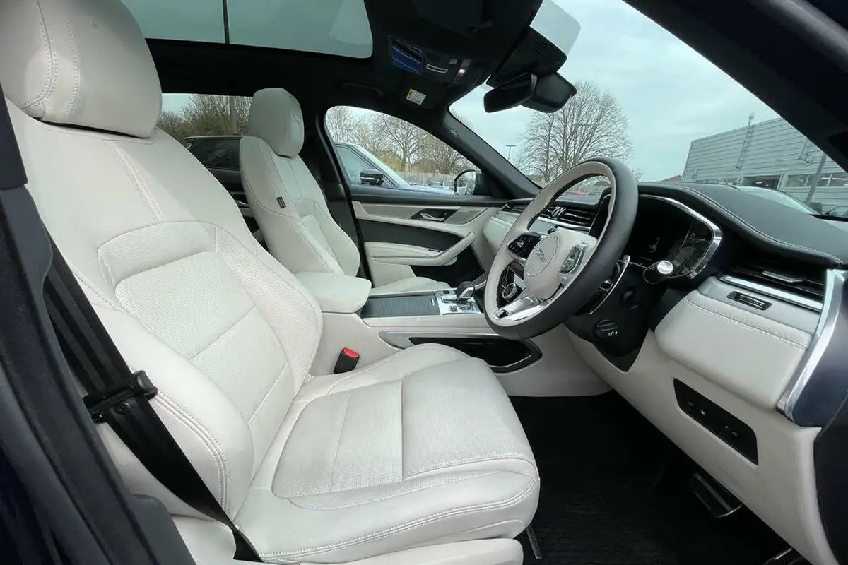 2024-jaguar-f-pace-20-p400e-r-dynamic-se-black-90th-anniversary-edition-big-8