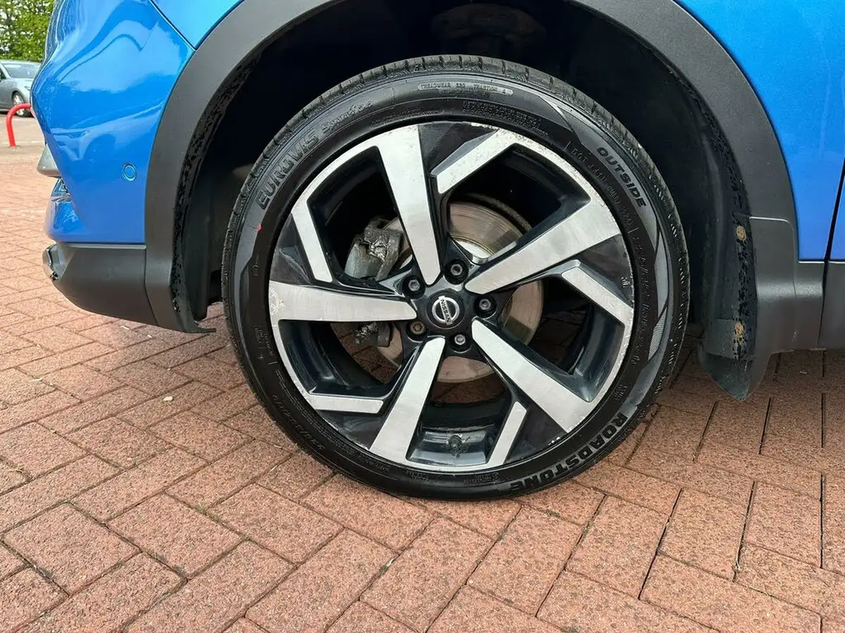 2019-nissan-qashqai-15dci-tekna-19in-alloysglass-roof-pack-dct-big-16