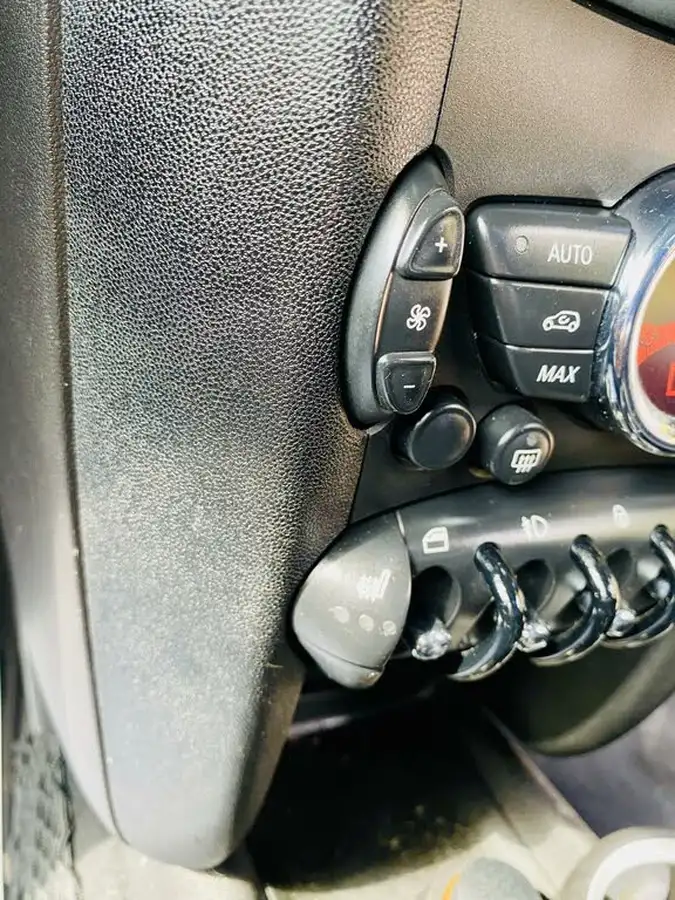 2011-mini-cooper-16-cooper-s-hatchback-3d-big-15