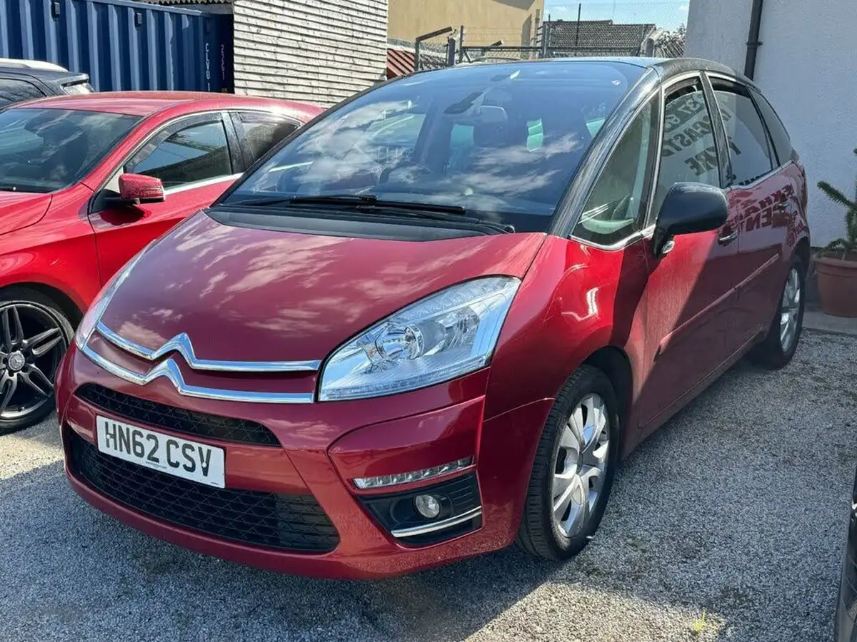2012-citroen-c4-picasso-16e-hdi-platinum-big-2
