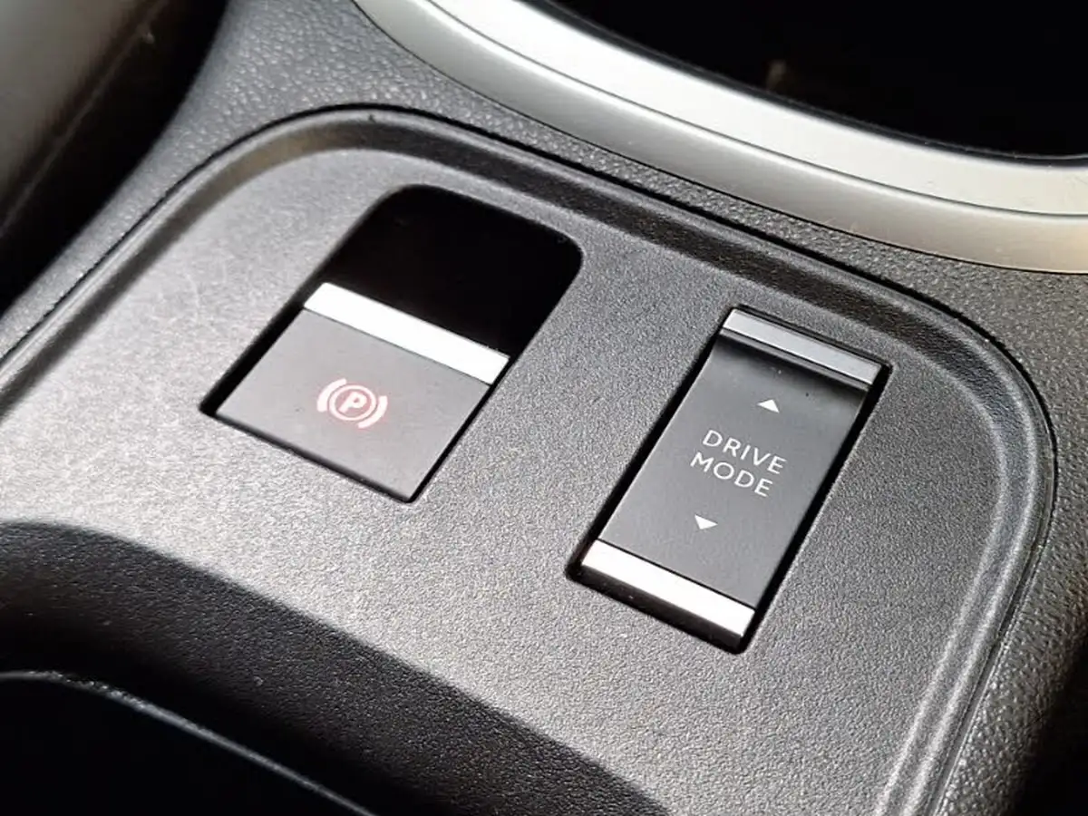 2024-jeep-avenger-12-gse-summit-e-hybrid-48v-auto-big-18