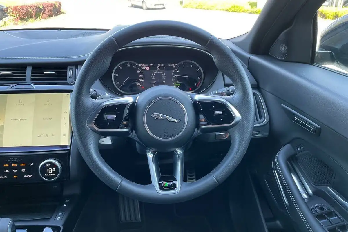 2023-jaguar-e-pace-15-p300e-r-dynamic-se-big-11