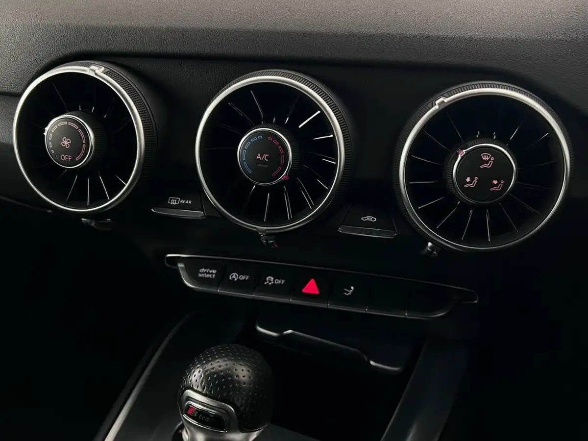 2016-audi-tt-coupe-20-tfsi-s-line-tronic-big-32