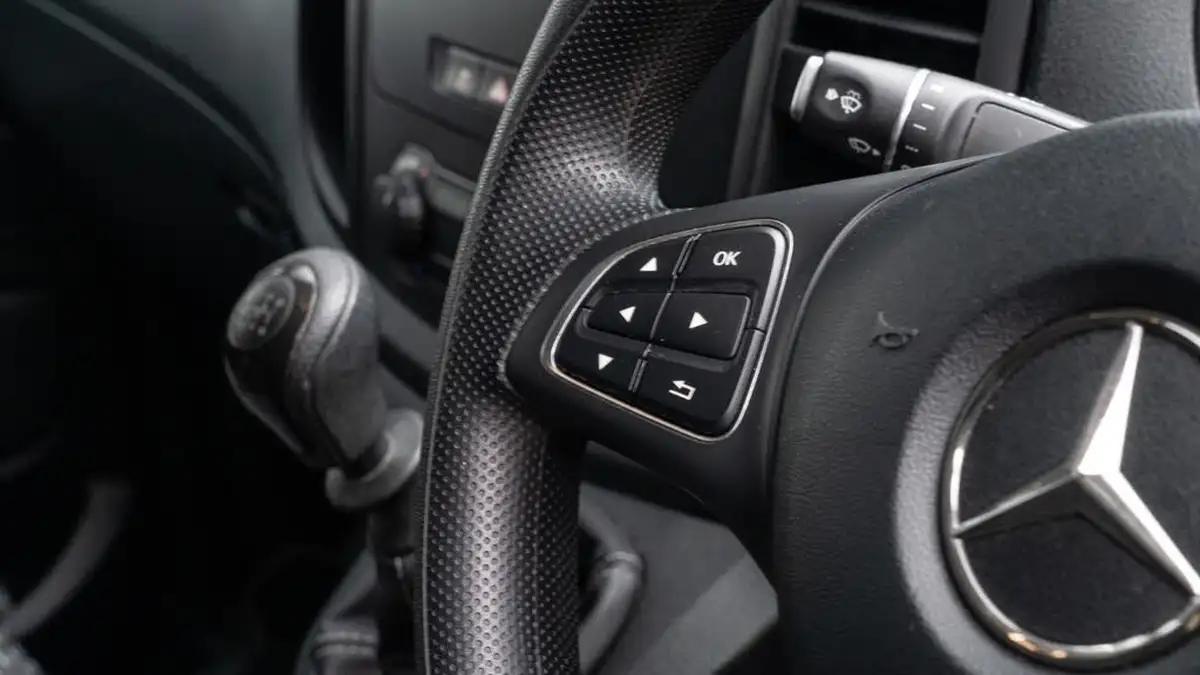 2022-mercedes-benz-vito-big-14