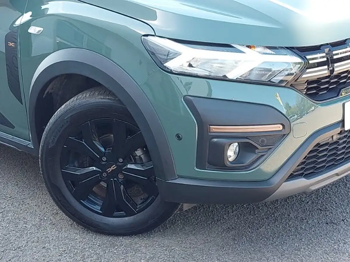 2024-dacia-sandero-stepway-10-tce-extreme-100bhp-bi-fuel-big-8