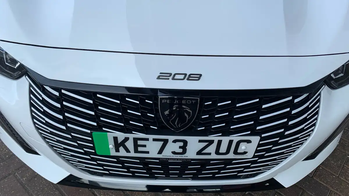 2024-peugeot-208-e-e-style-big-45