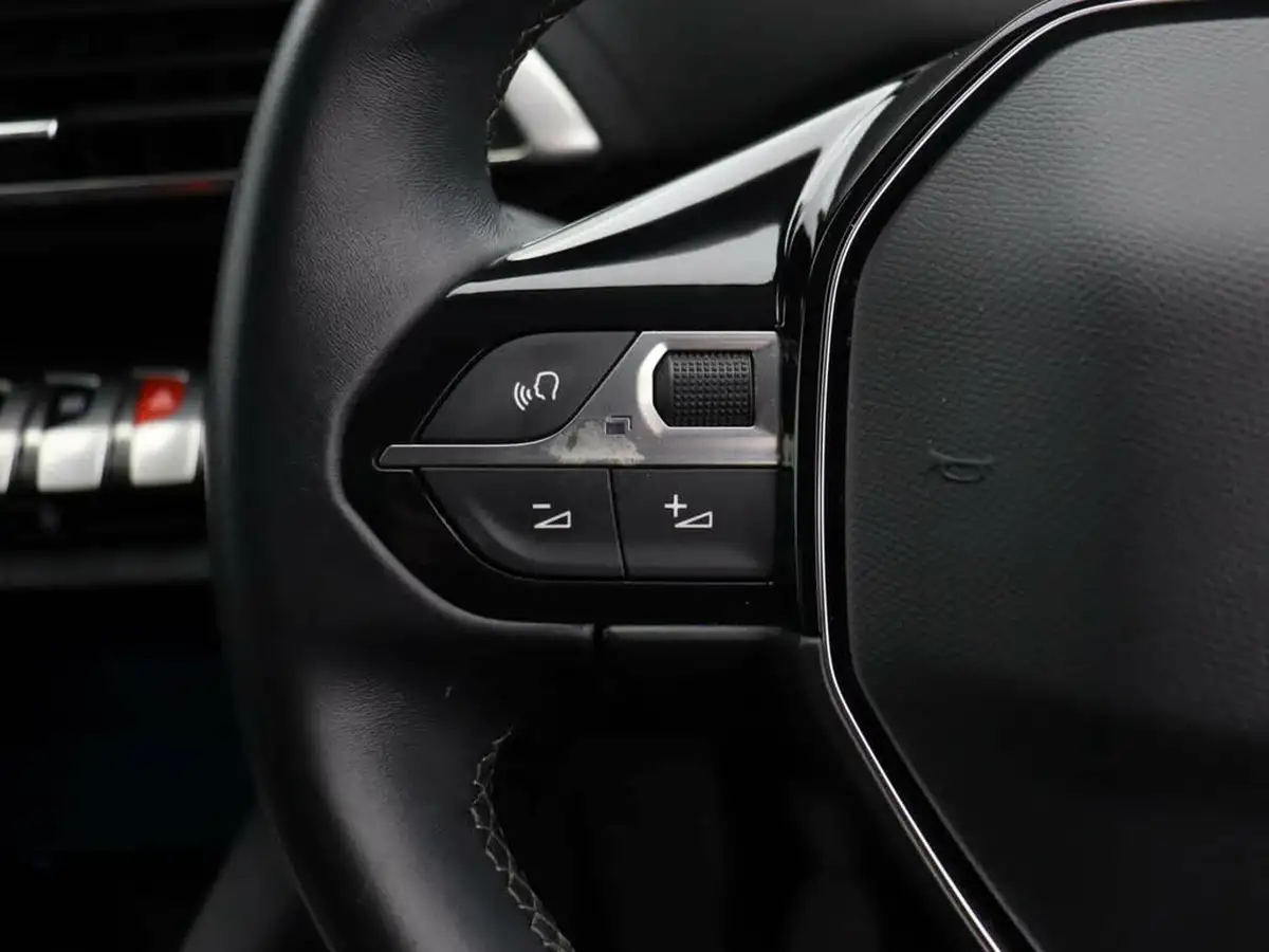 2022-peugeot-3008-suv-12-puretech-allure-big-26