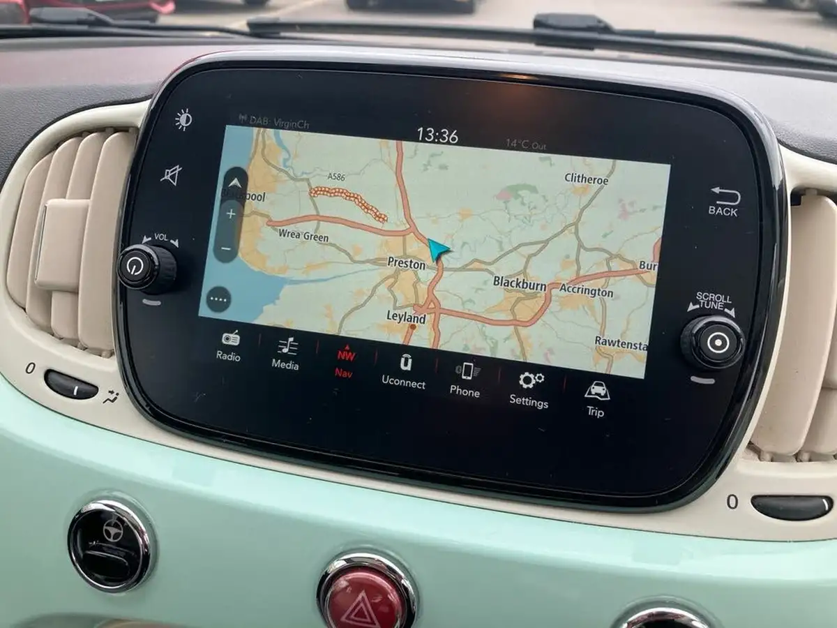 2019-fiat-500-12-lounge-ss-big-40