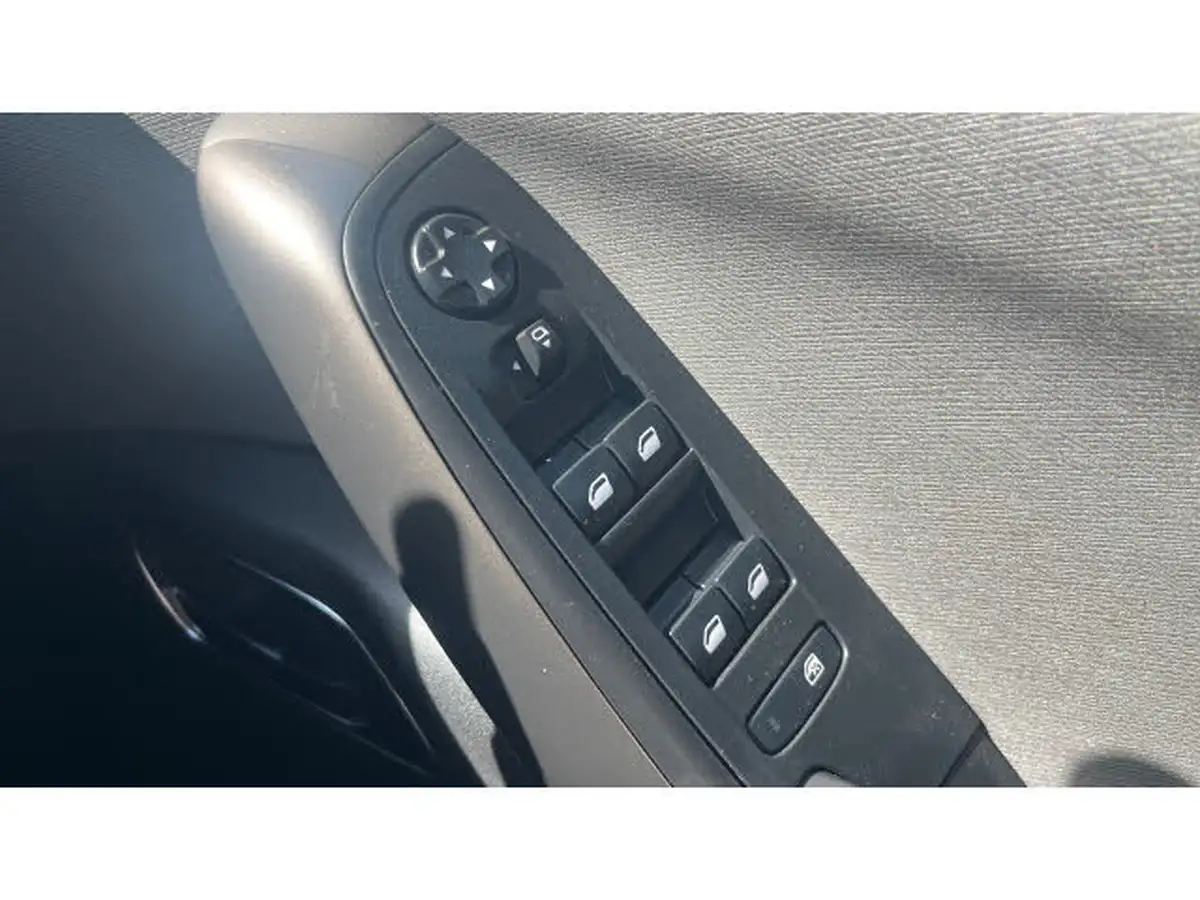 2022-citroen-grand-c4-spacetourer-12-puretech-shine-eat8-big-27