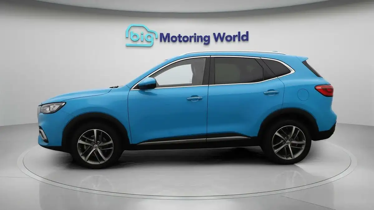 2023-mg-hs-15t-gdi-exclusive-162ps-dct-big-4